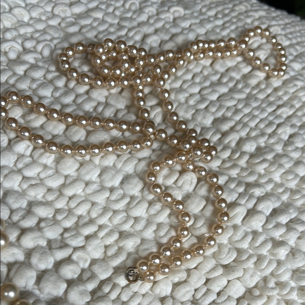 Elegant Pearl Necklace